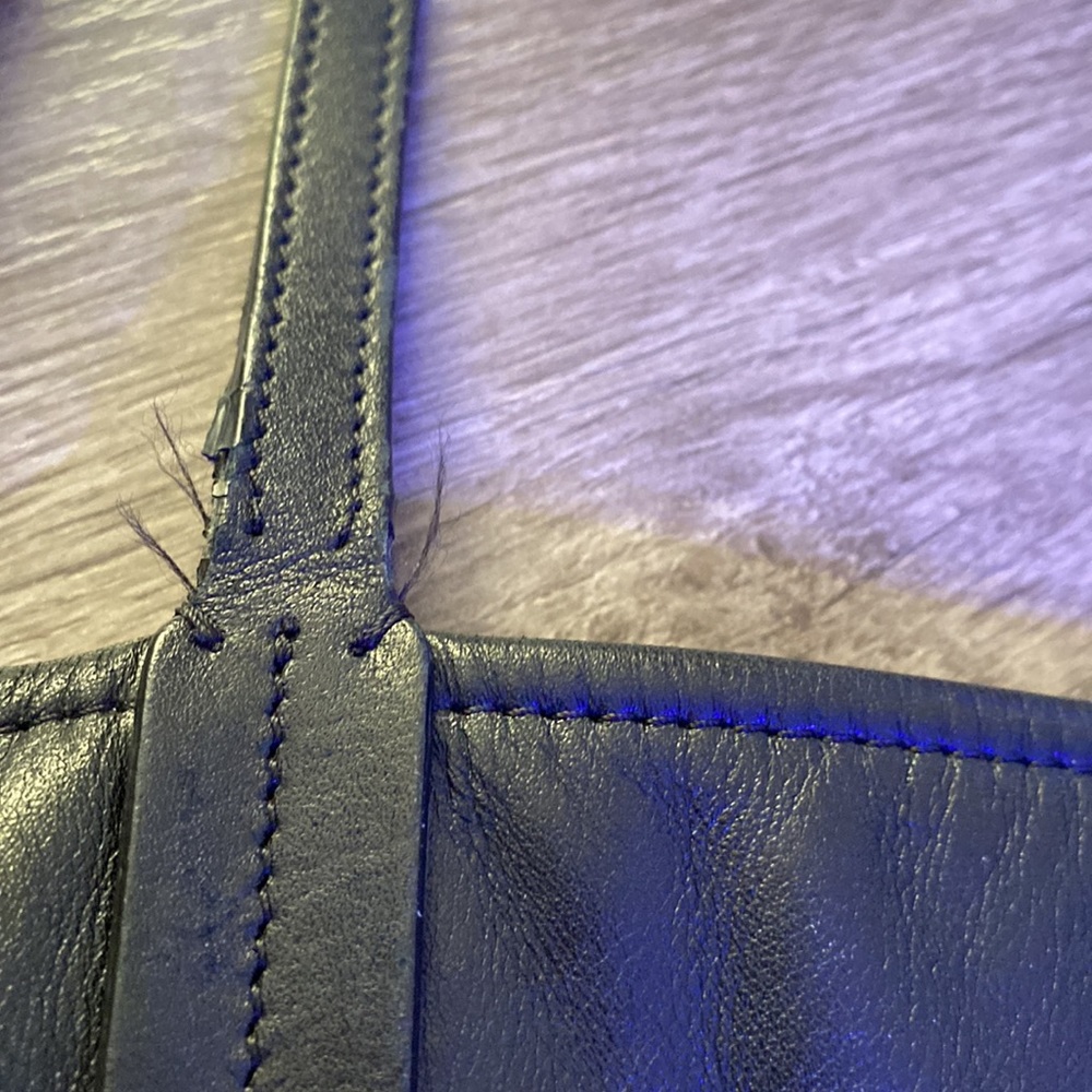 Black leather tote bag from Creatures Of Comfort - Picture 15 of 16